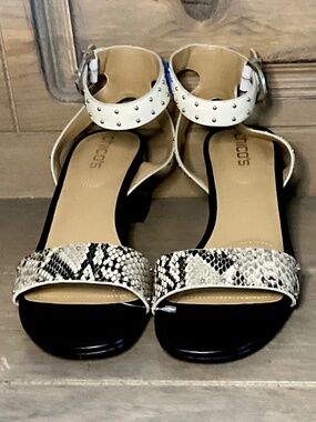 Chico's NWT Leather Snake Print Studded Block Heel Sandals Size 9 Neutral